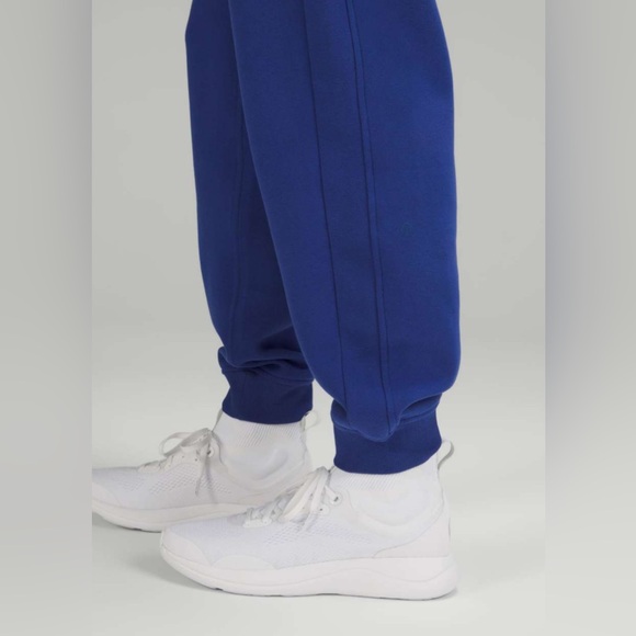 82. EUC- Lululemon Scuba High-Rise Relaxed Jogger - Picture 3 of 9